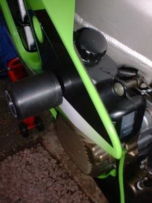 Crash Protectors - Classic Style for Kawasaki ZX6R G1/G2/J1/J2/636A 2002 Colour: White