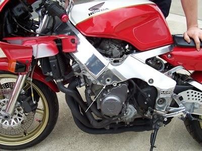 Crash Protectors - Classic Style for Honda CBR400 Gull Arm Colour: Black