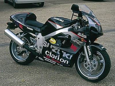 Crash Protectors - Classic Style for Suzuki GSXR600 and the GSXR750 (SRAD) 1996 - 2000 Colour: Black
