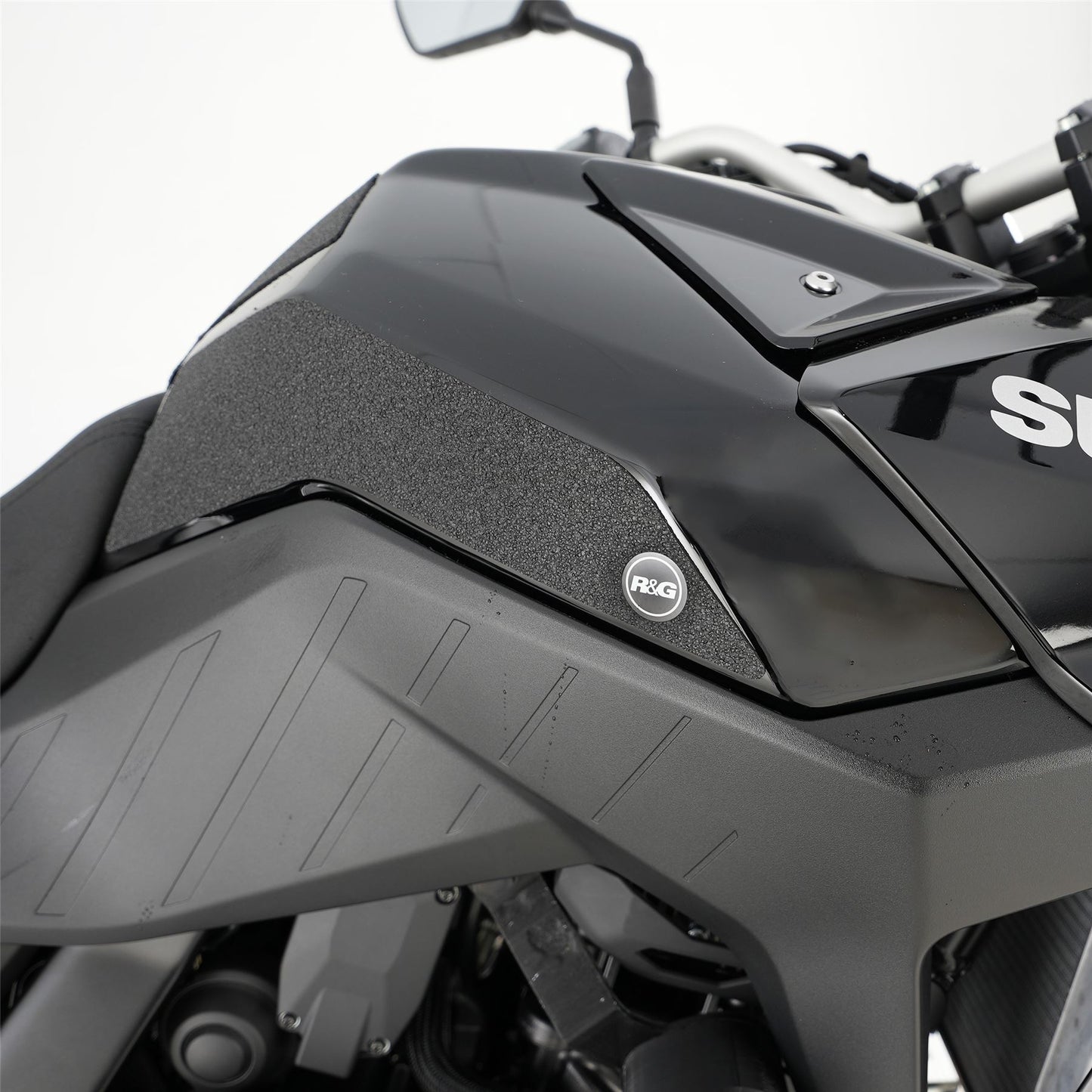 R&G Tank Traction Grips for Suzuki V-Strom 800DE / RE '23-  Colour: Black