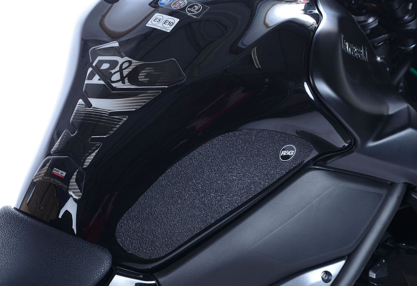 R&G Tank Traction Grip for Kawasaki Z900 '17-  & Kawasaki ZH2 '20- '24  Colour: Clear