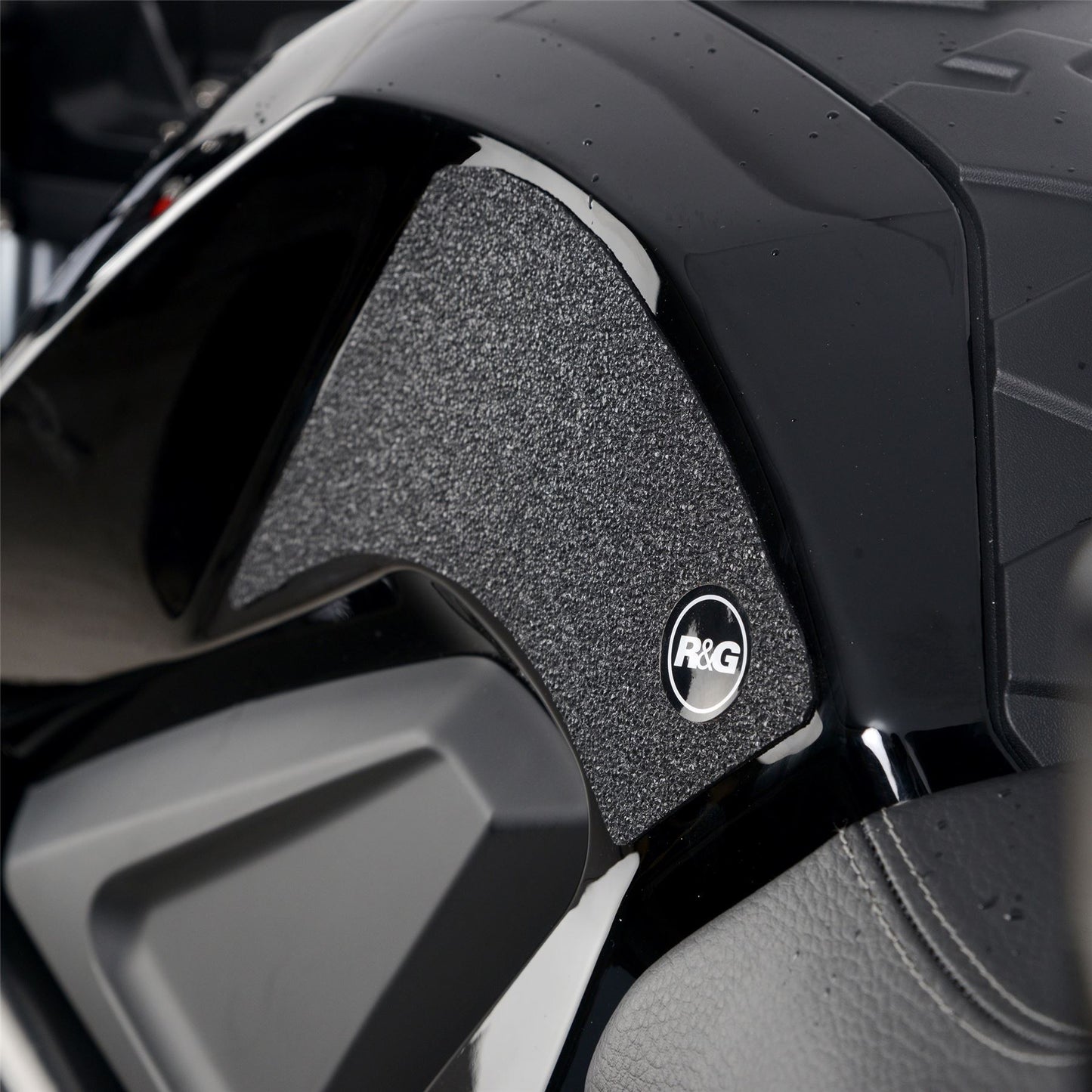 R&G Tank Traction Grips for Lexmoto LXR (SE) '21- Colour: Black
