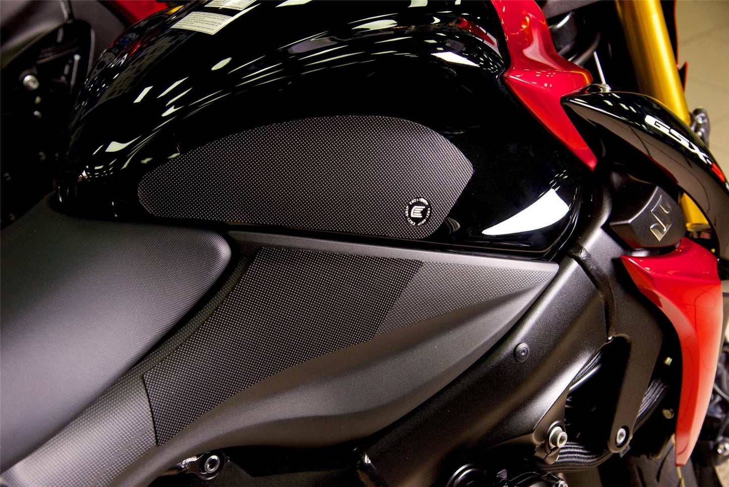Eazi-Grip Suzuki GSX-S1000 2015-2020 - PRO Eazi-Grip Colour: Black