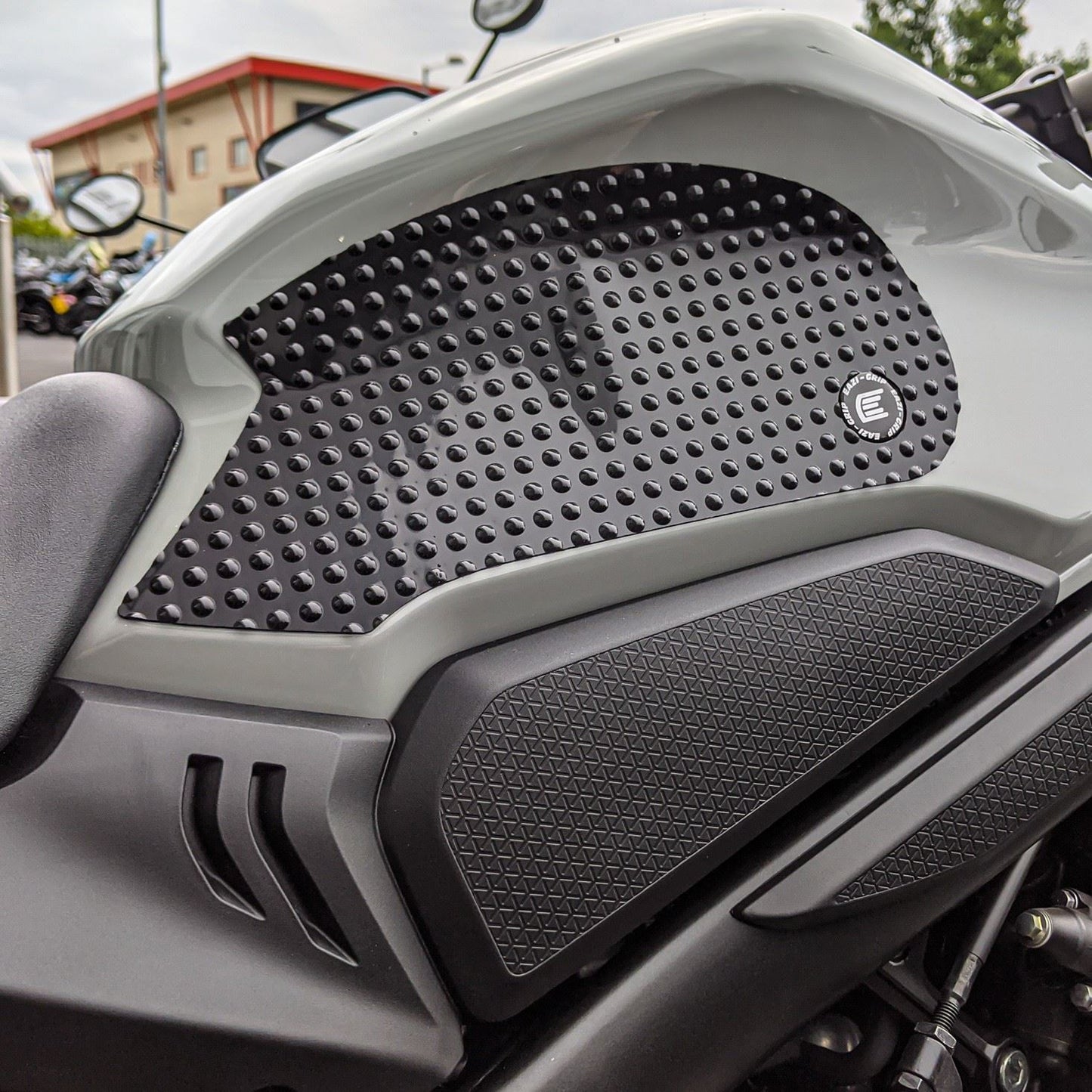 Eazi-Grip Honda CB650R/CBR650R 2019-2025 - EVO Eazi-Grip Colour: Clear