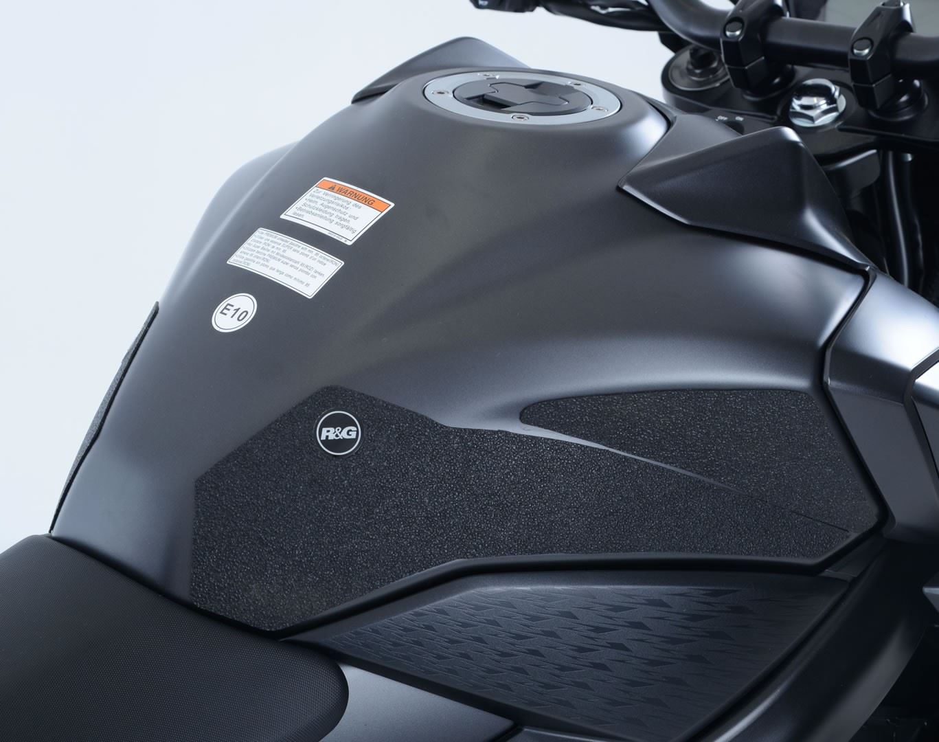 R&G Tank Traction Grips for Suzuki GSX-S750 '17- Colour: Black