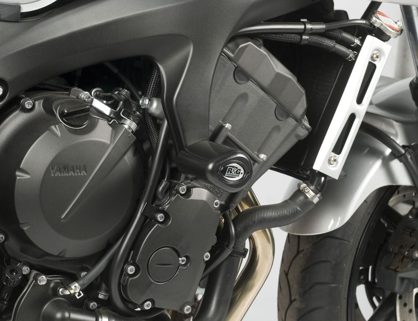 Crash Protectors - Aero Style for the Yamaha FZ6 '04- Colour: Black