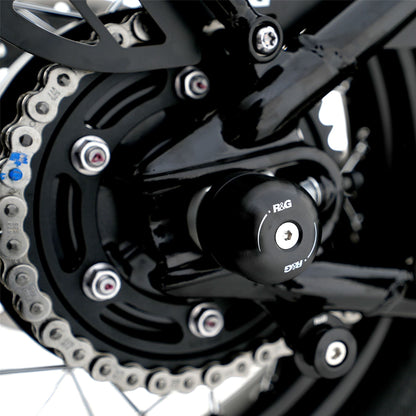 Swingarm Protectors for the Triumph Thruxton 1200 '16-, Thruxton 1200R '16-, Triumph Street Twin '16-, Speed Twin 1200 '19-'21, Scrambler 1200 XC/XE '19-, Speed Twin 900 '22- '24, Bonneville bobber '21- & Scrambler 900 ’23-