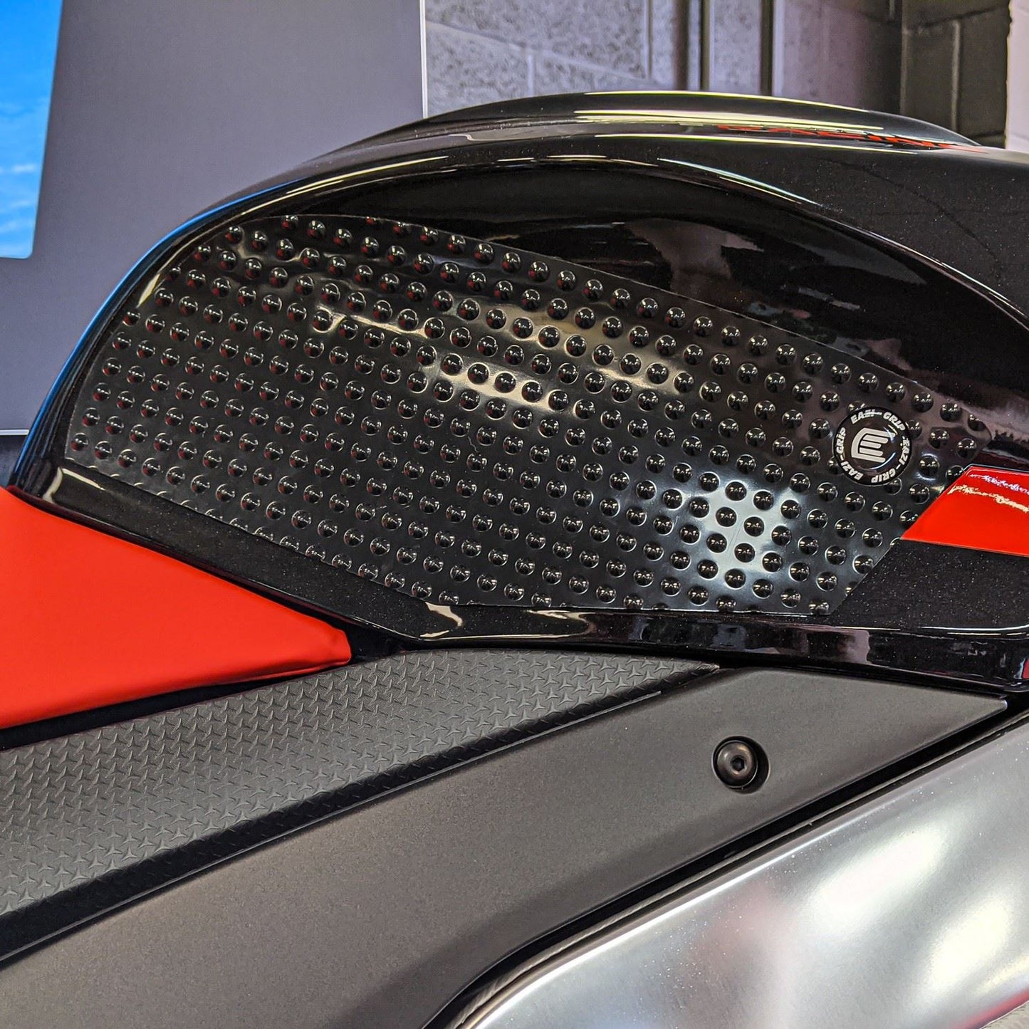 Eazi-Grip Aprilia RSV4 / Tuono V4 2021-2025  - EVO Eazi-Grip Colour: Clear