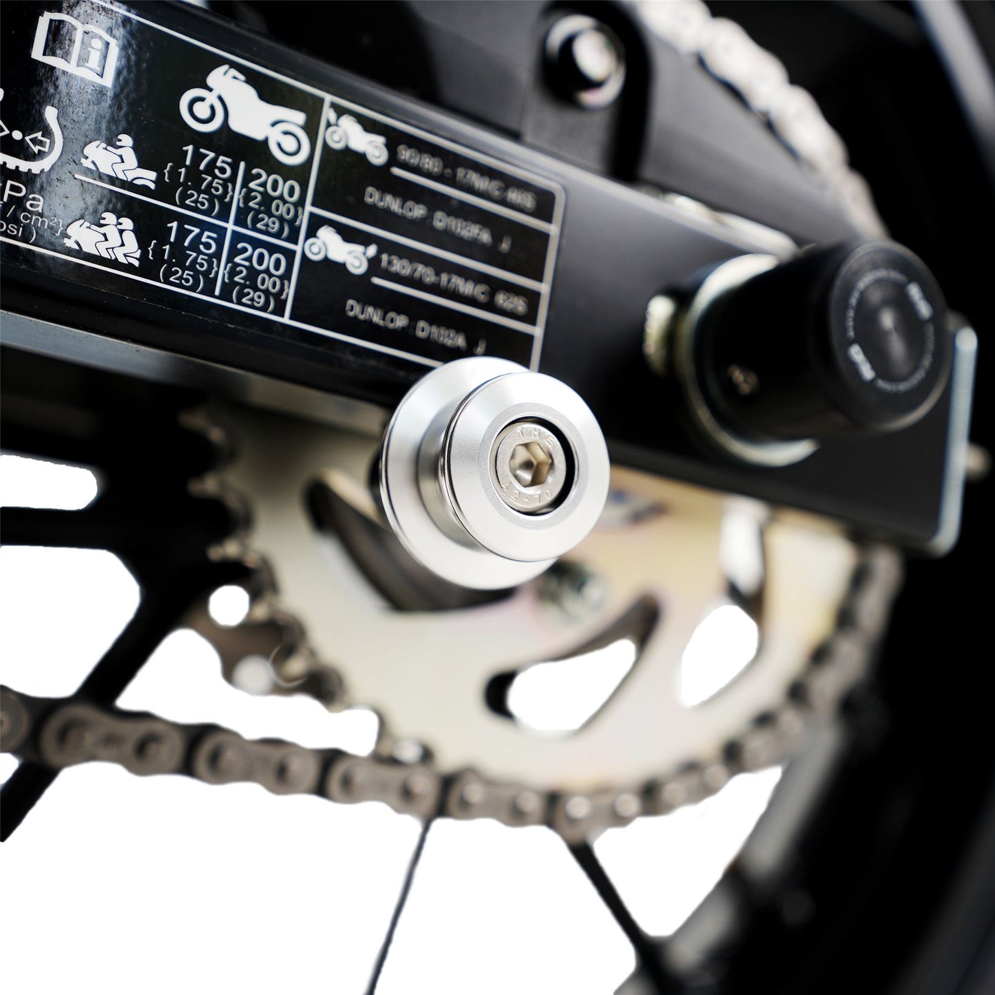 M8 Elevation Paddock Stand Bobbins Colour: Titanium