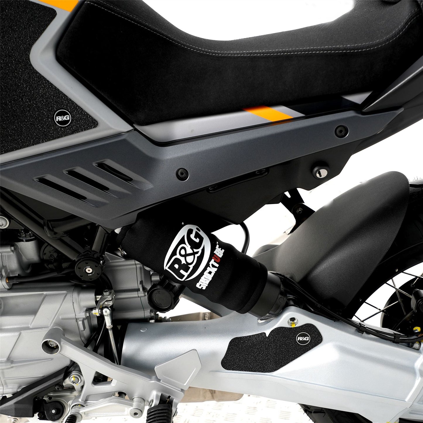 R&G Boot Guard Kit for Moto Guzzi V100 '23-, Stelvio '24-