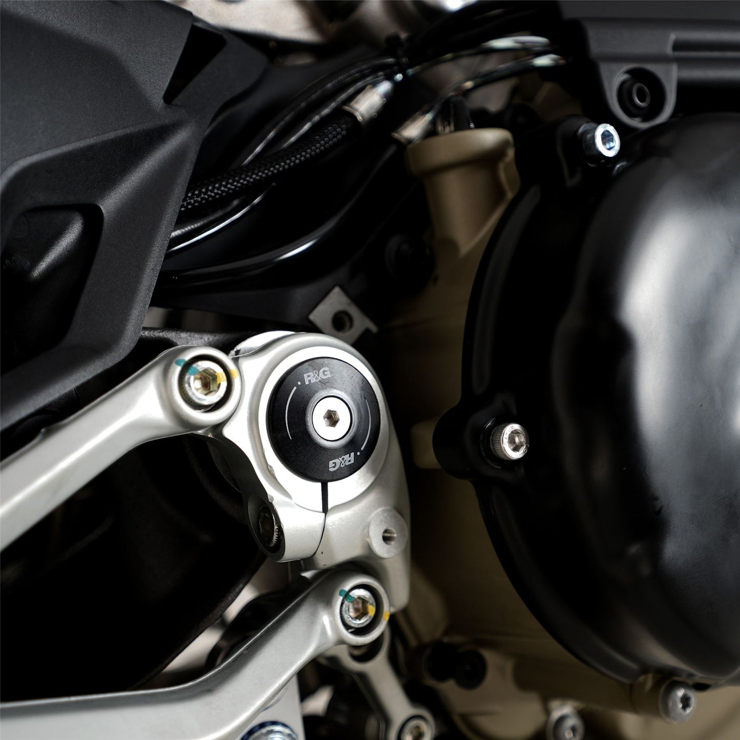 Frame Plug for Ducati Panigale V4 / V4S / V4 Speciale, V4R & Streetfighter V4(S) '20- Colour: Red