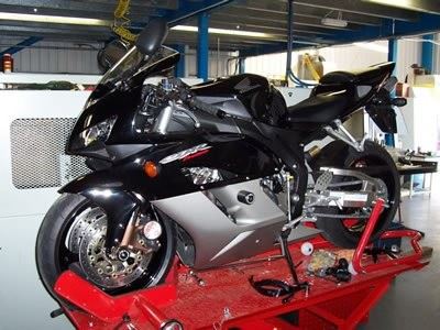 Crash Protectors - Classic Style for the Honda CBR1000RR Fireblade '04- '07 Colour: White