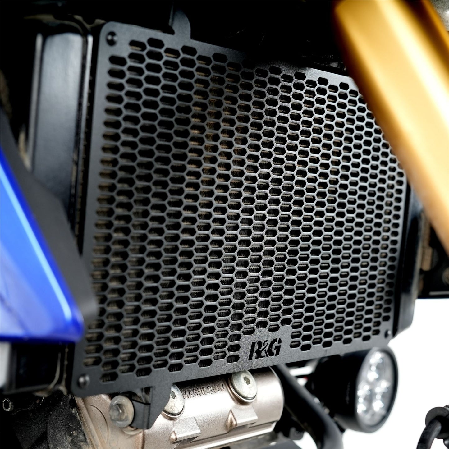 PRO Radiator Guard for Suzuki V-STROM 1050(DE TOUR/DE/TOUR/ STANDARD) '23-, DL1050 & DL1050XT  '20- '22 .