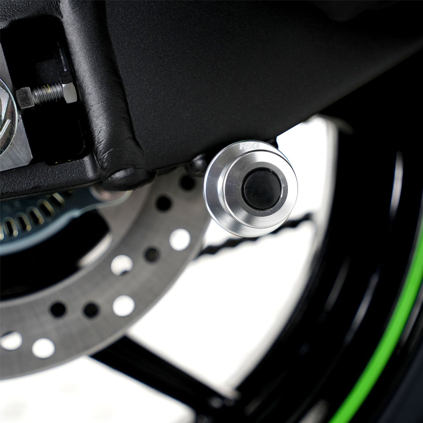 M6 Elevation Paddock Stand Bobbins Colour: Black