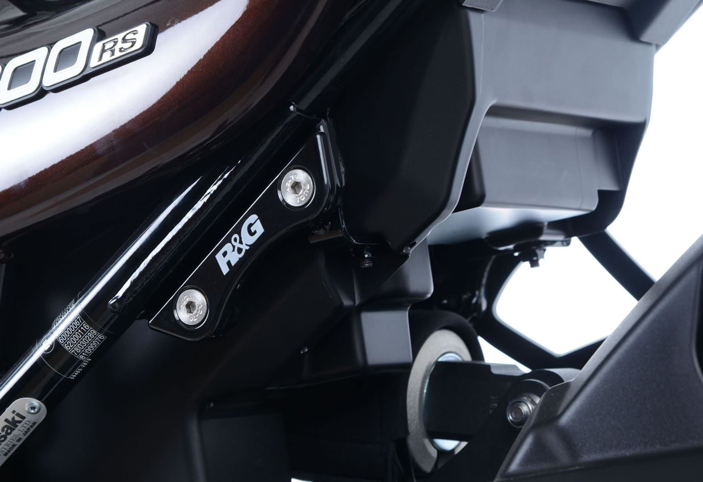 Rear Foot Rest Blanking Plates for Kawasaki Z900 '17- & Z900RS '18- '24 Colour: Silver (SI) Kit Options: Kit (Pair)