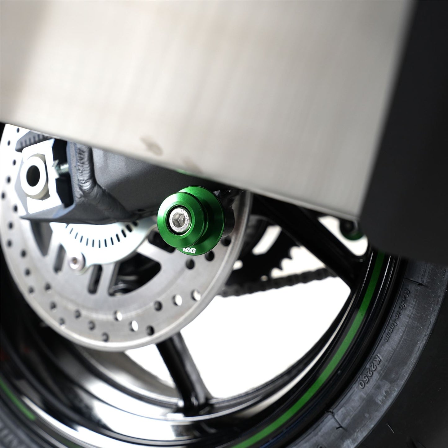 M8 Paddock Stand Bobbins for Kawasaki Ninja 1000SX '20- '24,1100SX '25-, Z900RS '21- '24, Z650RS '21- '24 & BMW S1000R '21- / Sport/  M Sport '21- '24, M1000RR '21- '24 & M1000R '23-'24 Colour: Black