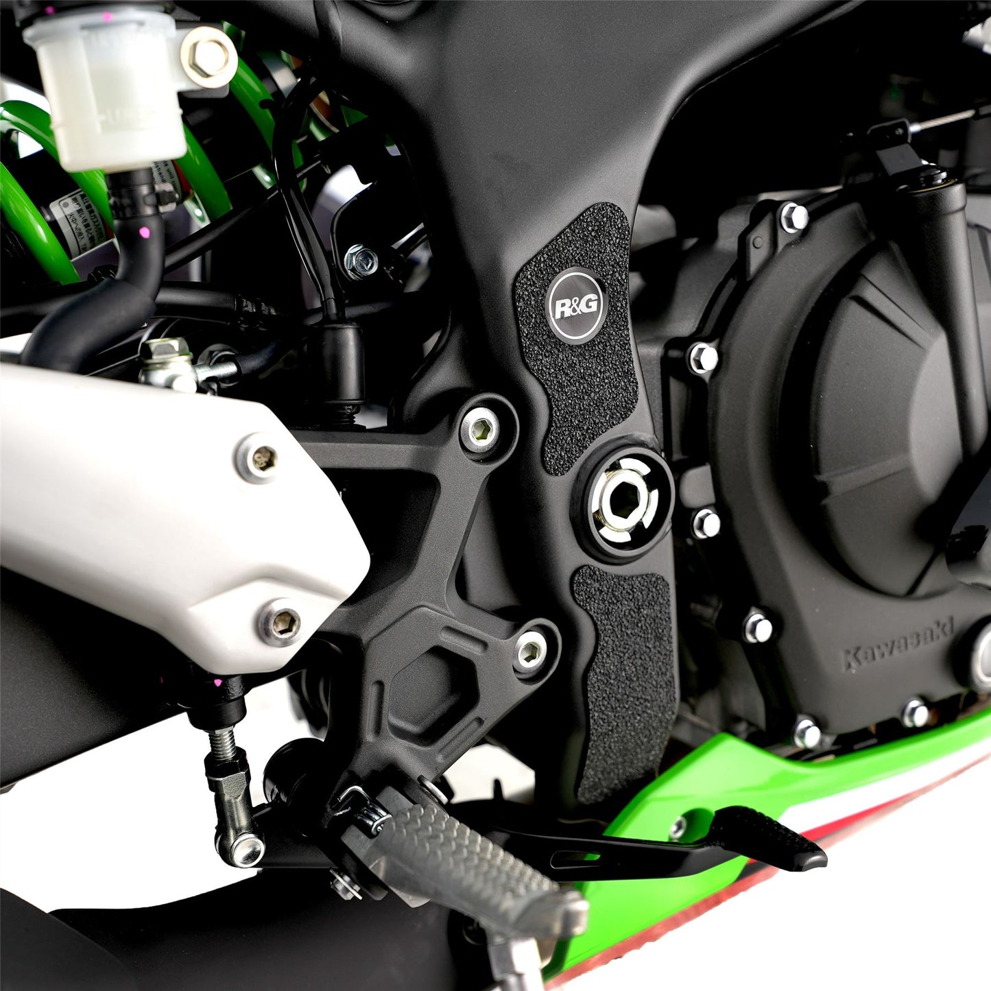 R&G Boot Guard Kit for Kawasaki ZX-25R '20- & ZX-4R(R) (SE) ’23-
