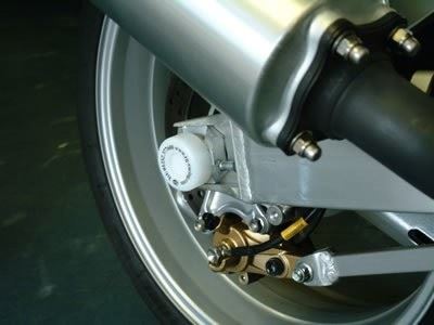 Swingarm Protectors for Suzuki GSXR600, GSXR750 and GSXR1000 (K1-K5) Colour_SP: Black