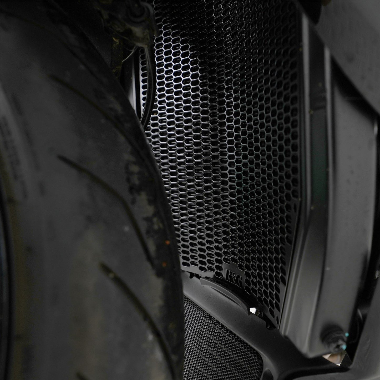 PRO Radiator Guard for Ducati Diavel V4 '23- Colour Finish: Matt Red