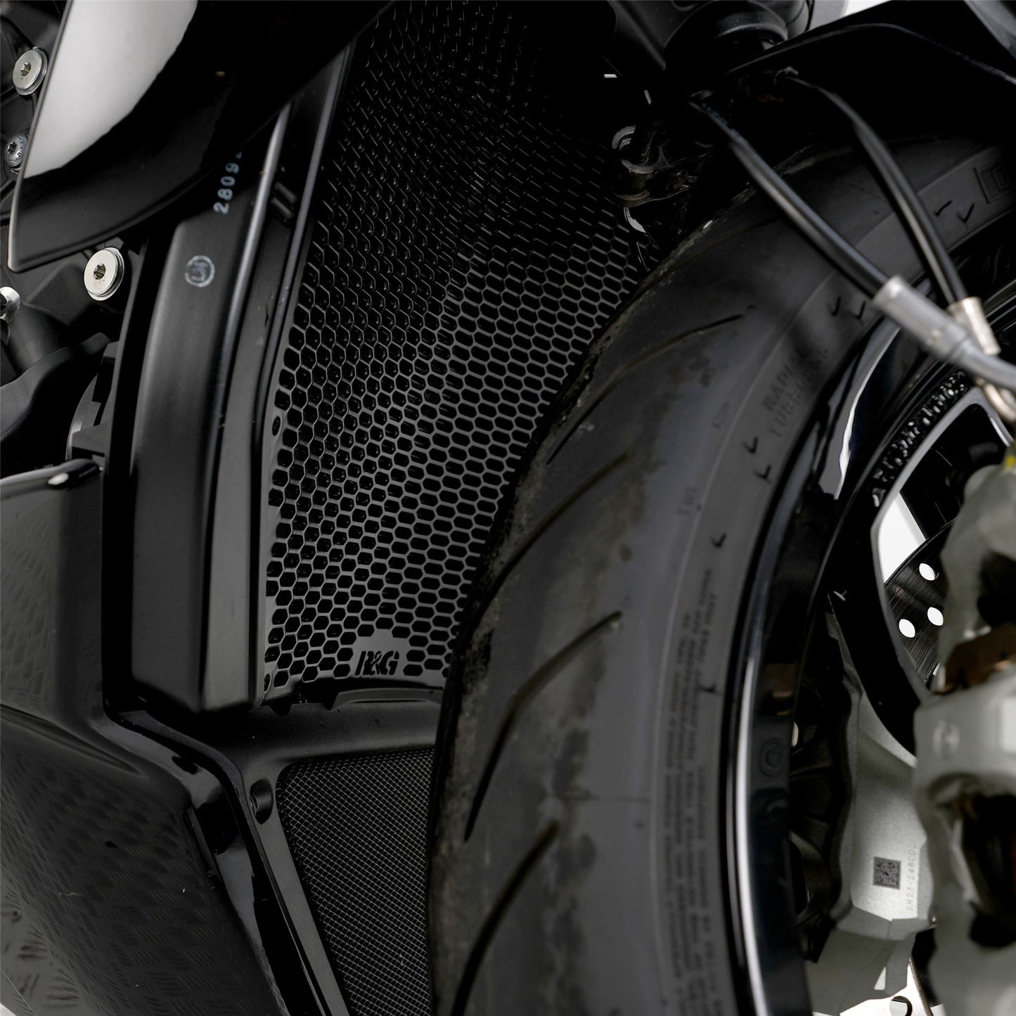 PRO Radiator Guard for Ducati Diavel V4 '23- Colour Finish: Matt Red