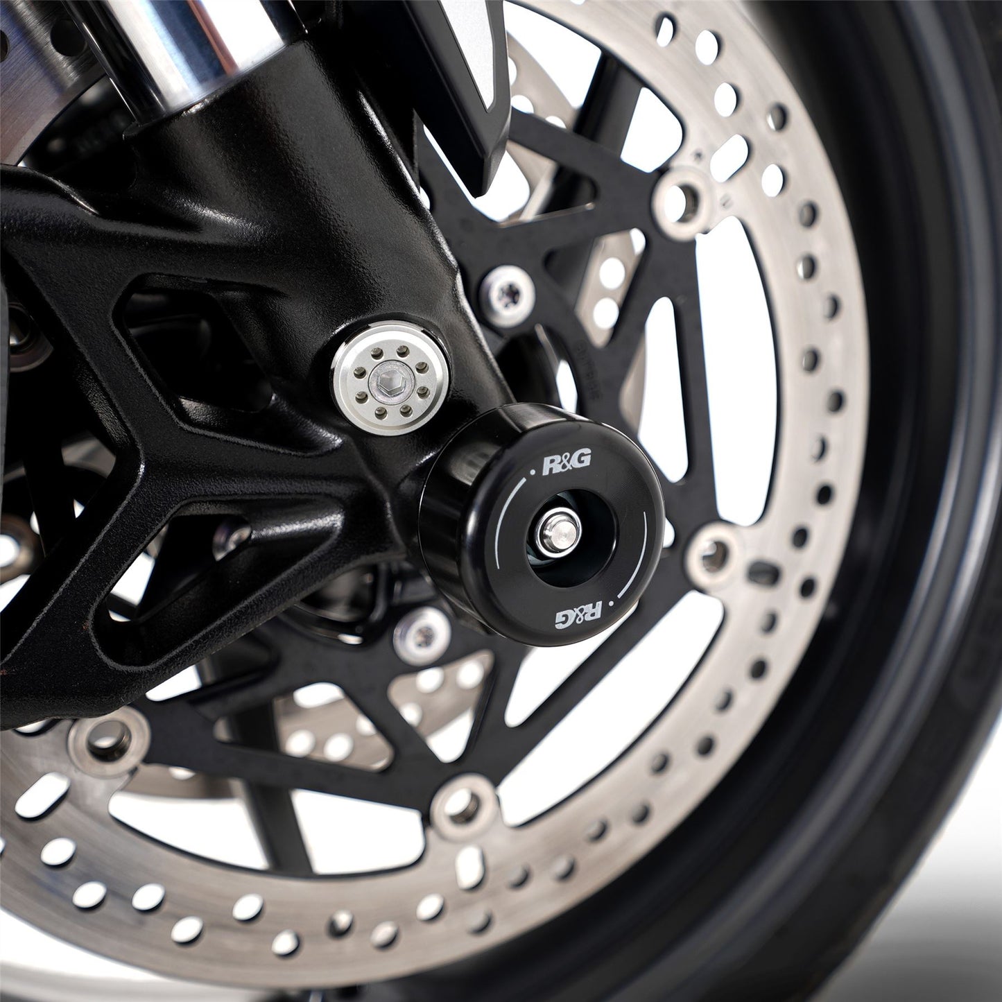Fork Protectors for the Triumph Daytona 675 '13-, Daytona 660 '24-, Street Triple RX '15-, Street Triple R/RS 765 '17-/ Street Triple S 765 '17- '20, Daytona Moto2™ 765 '20- '24, Trident 660 '21- & Tiger 660 Sport '22- '24