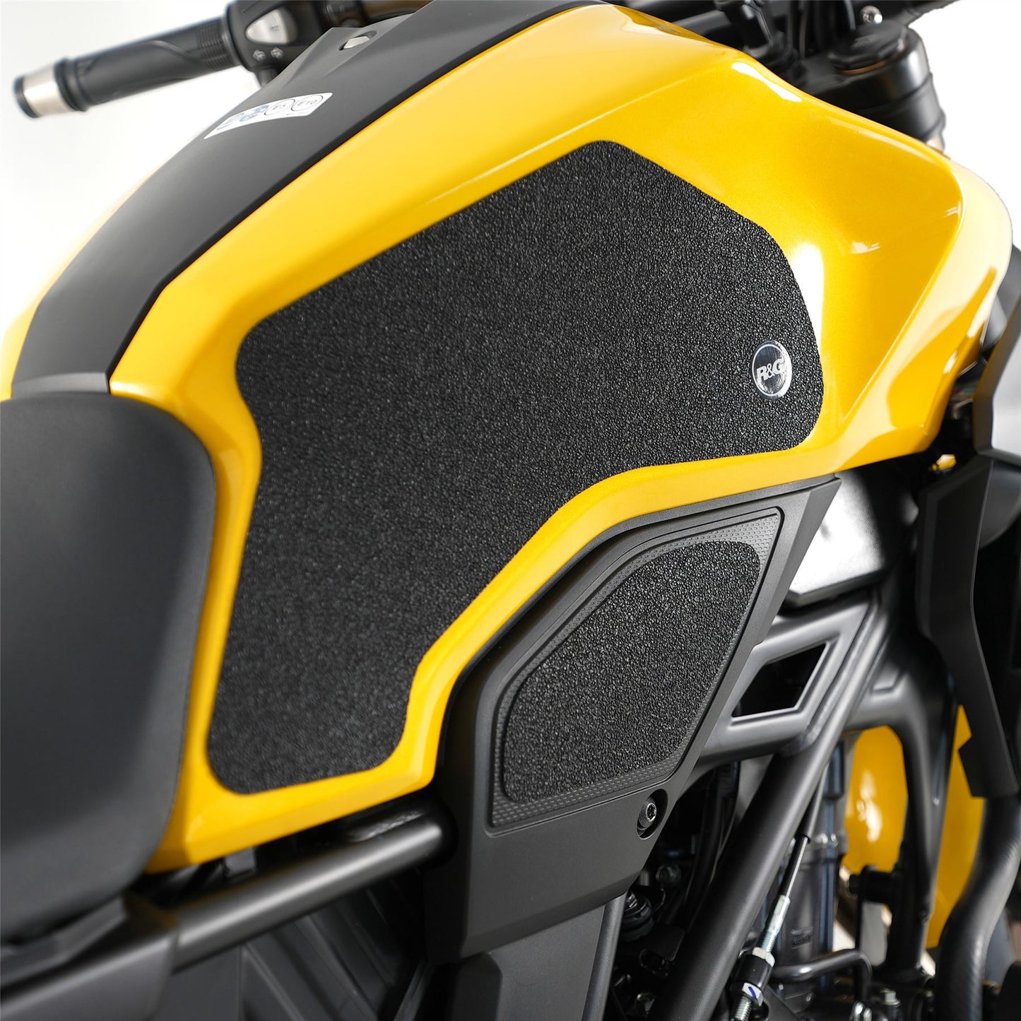 R&G Tank Traction Grips for Honda CB300R '18- '24 (4-Piece) Colour: Black