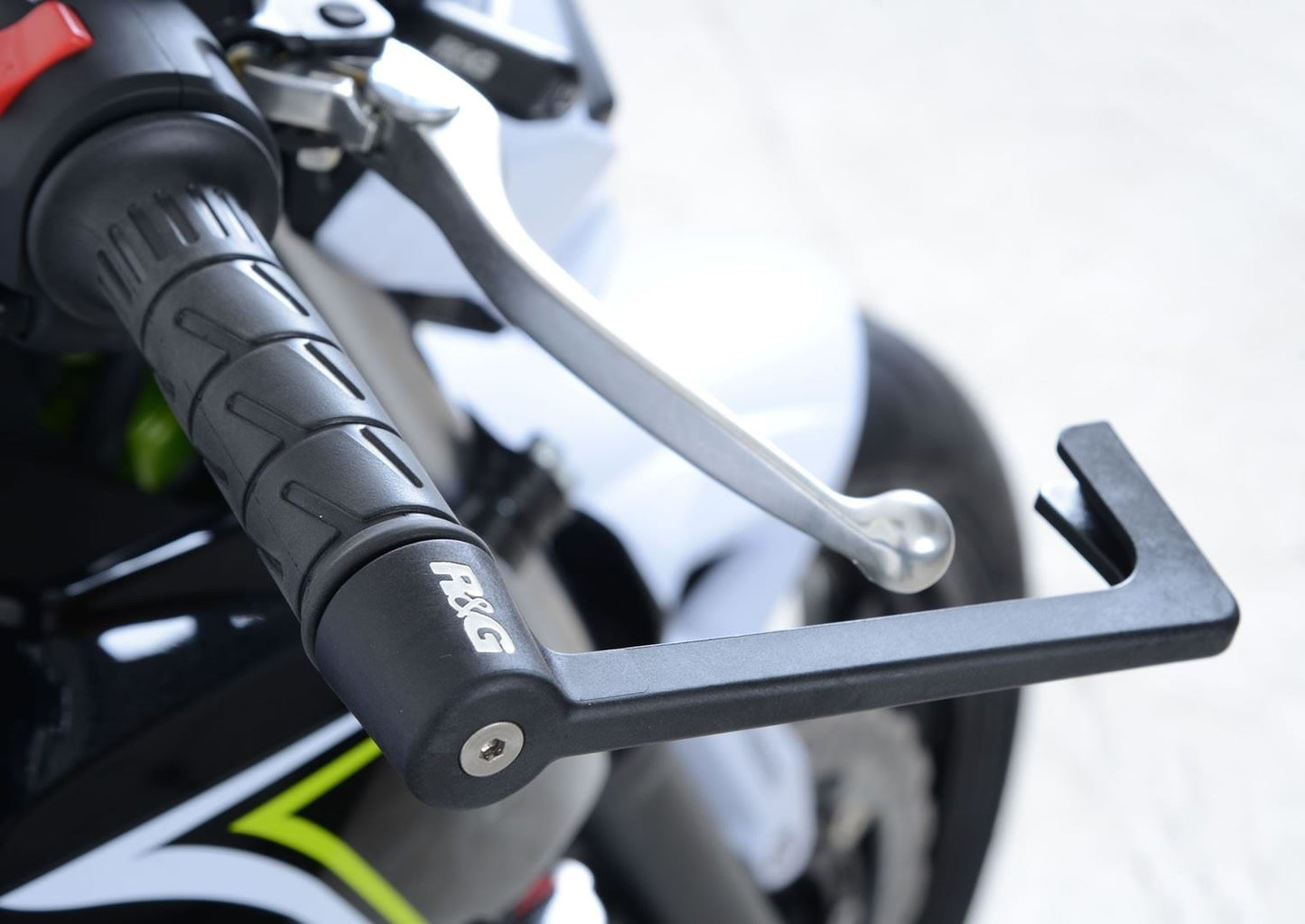 Moulded Lever Guard for Kawasaki Z650 '17-, Versys-X 300 '17-, Ninja 650 '17- '24 and  Ninja 7 Hybrid/HEV '24- Colour: Green