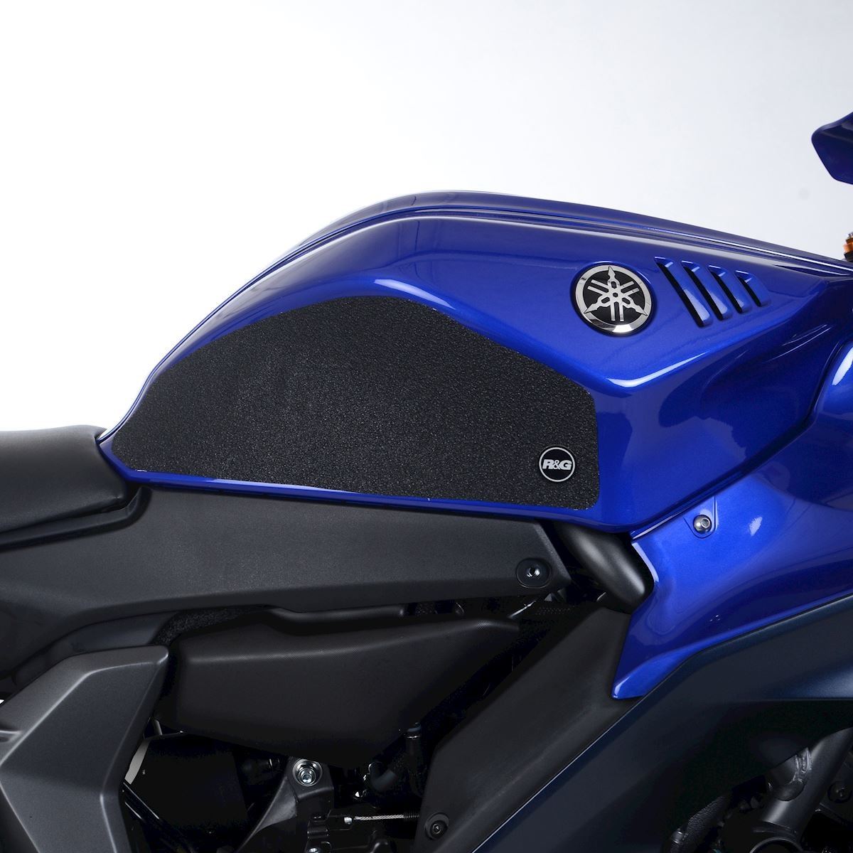 R&G Tank Traction Grips for Yamaha R7 '22- Colour: Clear