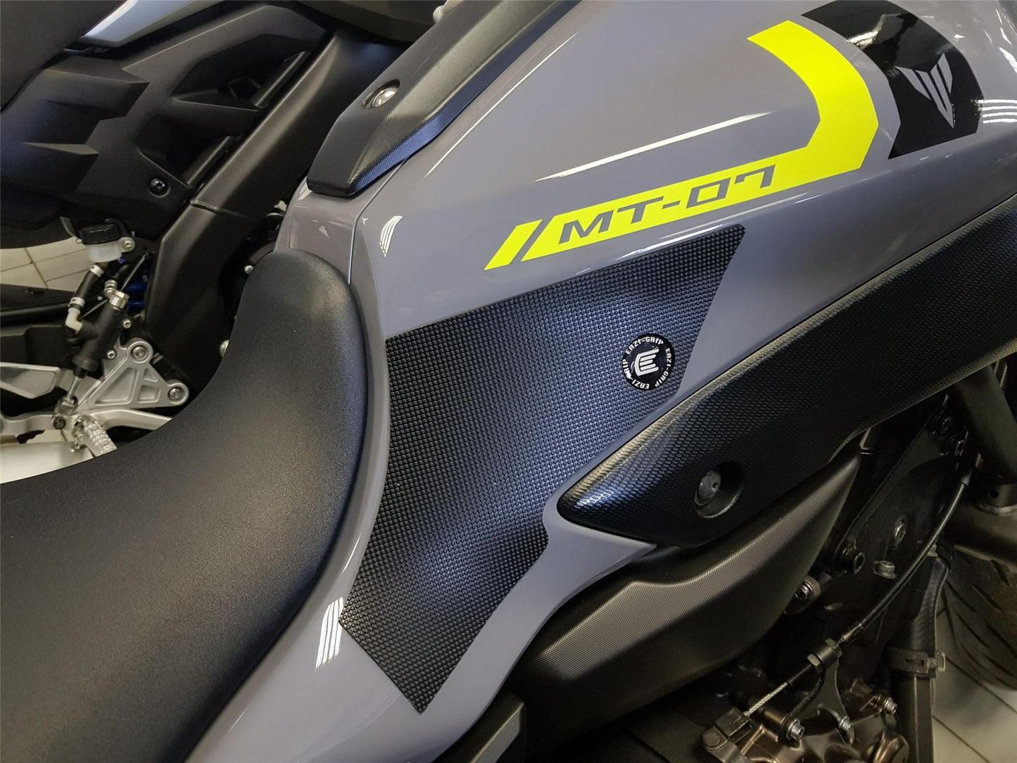 Eazi-Grip Yamaha MT-07 2014-2017 - PRO Eazi-Grip Colour: Black