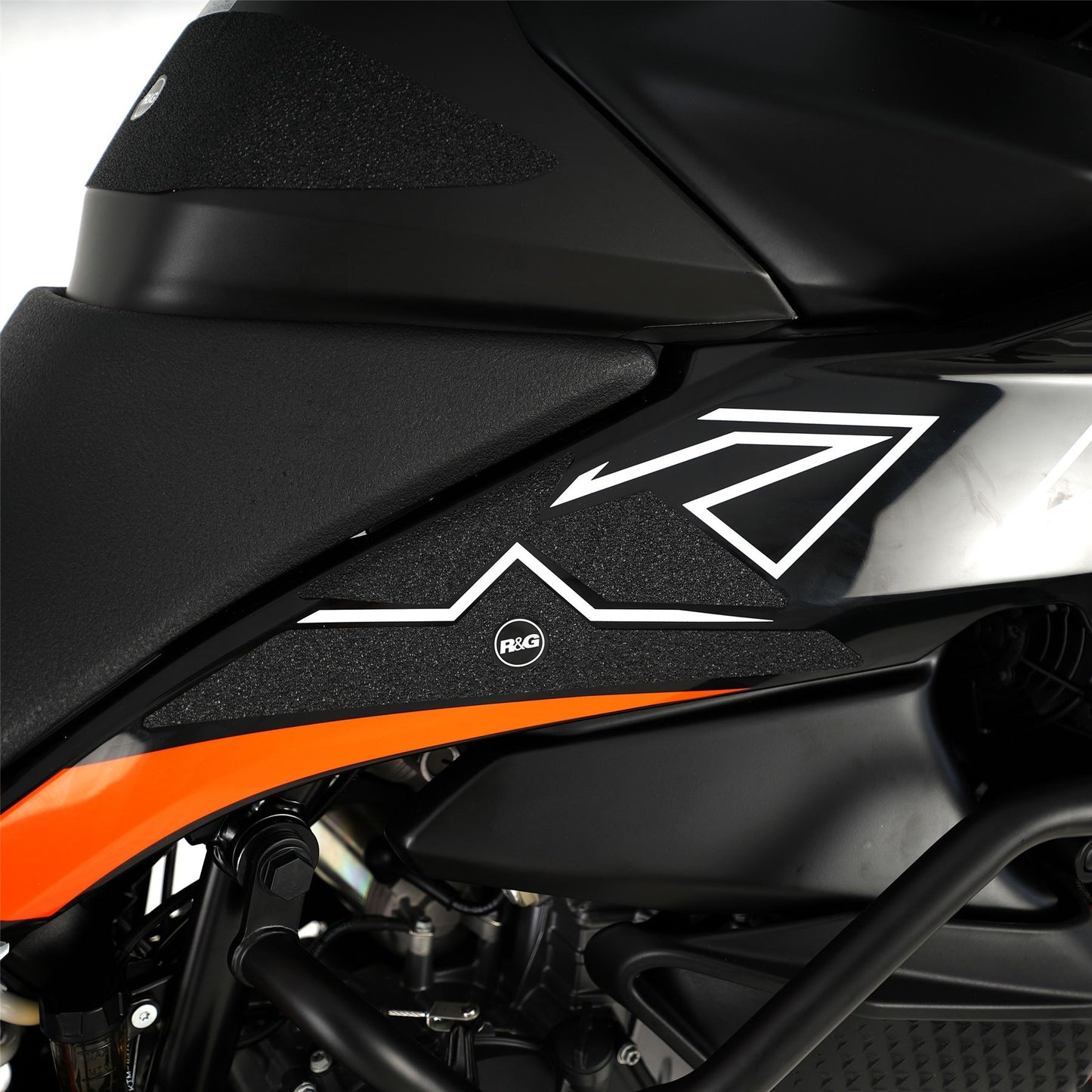 R&G Tank Traction Grips for KTM 890 SMT '23- '24  Colour: Black