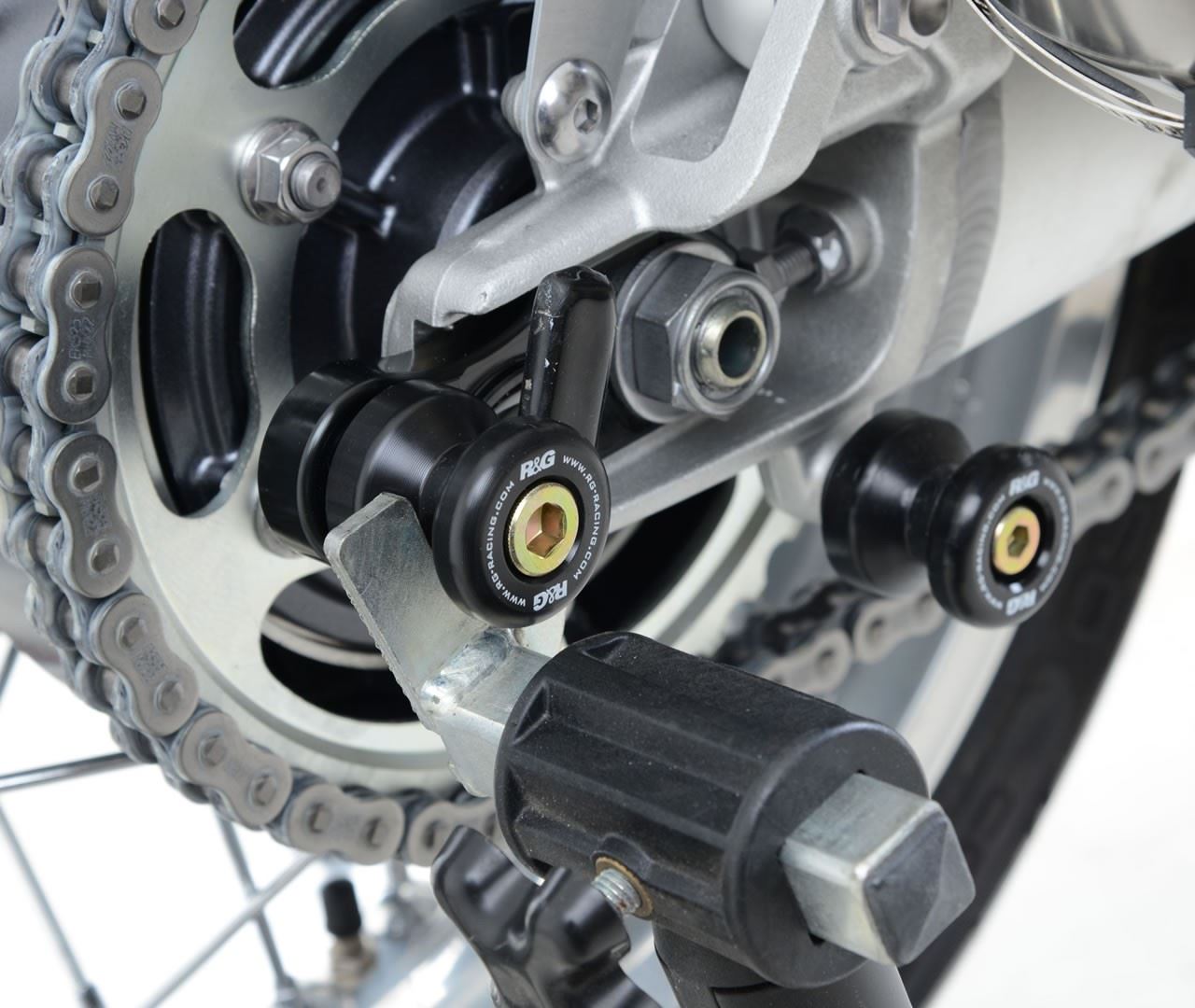 Offset Cotton Reels for Triumph Street Twin '16-, Thruxton 1200 / R '16-, Speed Twin 1200 '19-'21, Scrambler 1200 XC/XE '19-, Scrambler 900 ’23- & Speed Twin 900 '22- '24