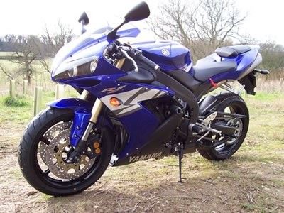 Crash Protectors - Classic Style for Yamaha YZFR1 '04- '06 Colour: Black