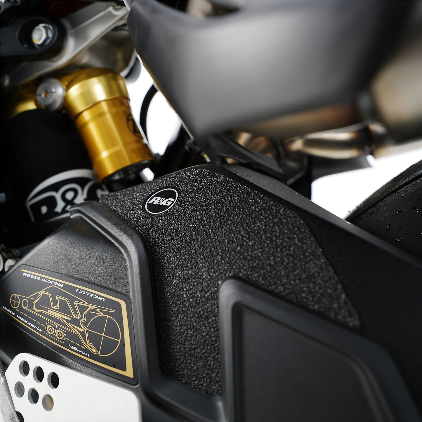 R&G Boot Guard Kit for MV Agusta Brutale 1000RR '20-,Brutale 1000RS '24-