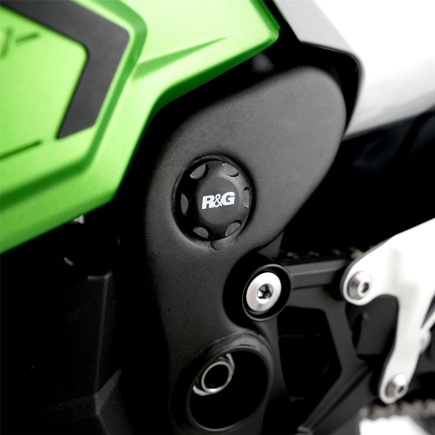 Frame Plug for Kawasaki  Ninja 7 Hybrid HEV / Z 7 Hybrid HEV  '24-, Ninja 400/250 '18-, Z500 (Ninja) '24-,  Z400/ Z250 '19- & Benelli TNT 125 '17- (RHS or LHS)