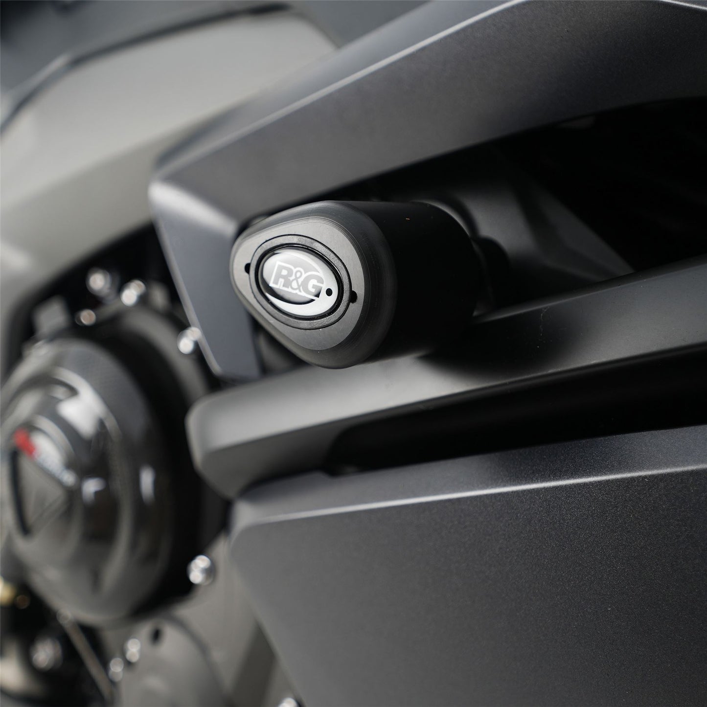 Crash Protectors - Aero Style for Triumph Daytona 660 '24- CP COLOUR : BLACK