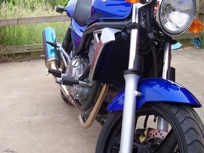 Crash Protectors - Classic Style for Kawasaki ER5. Colour: White