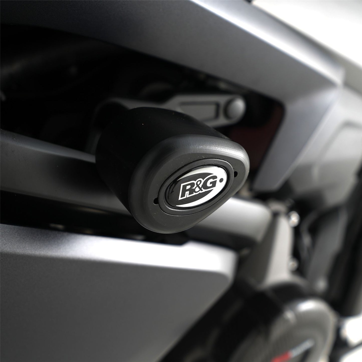 Crash Protectors - Aero Style for Triumph Daytona 660 '24- CP COLOUR : BLACK